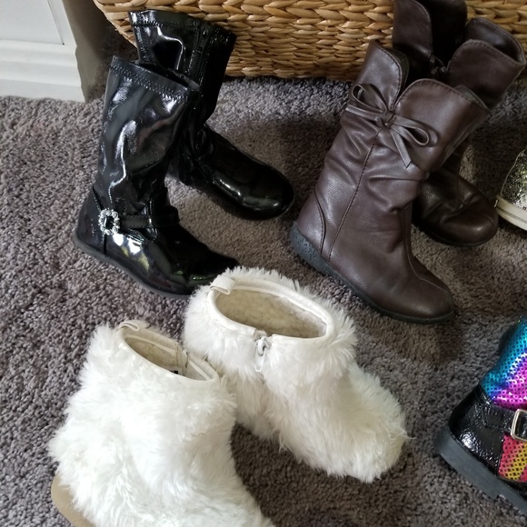 Sz 8 toddler shoes & boots - Picture 4 of 5